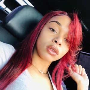 Meet your Posher, Evalena